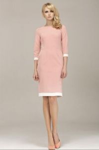 Różowa Elegancka Prosta Sukienka z Kontrastowymi Lamówkami