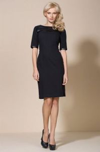 Czarna Minimalistyczna Sukienka z Karczkiem z Eco-skóry